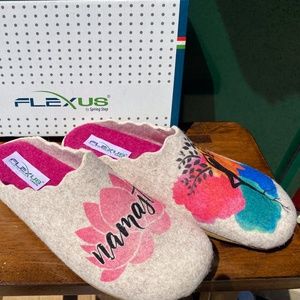Flexus by Spring Step Namaste Scuff Slipper